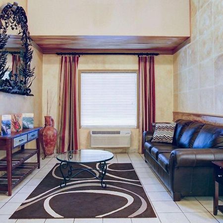Quality Inn & Suites Airport Остін Екстер'єр фото