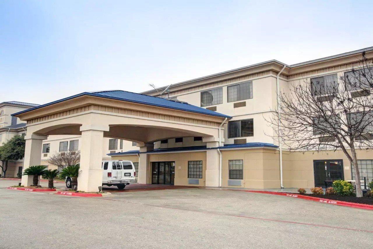 Quality Inn & Suites Airport Остін Екстер'єр фото