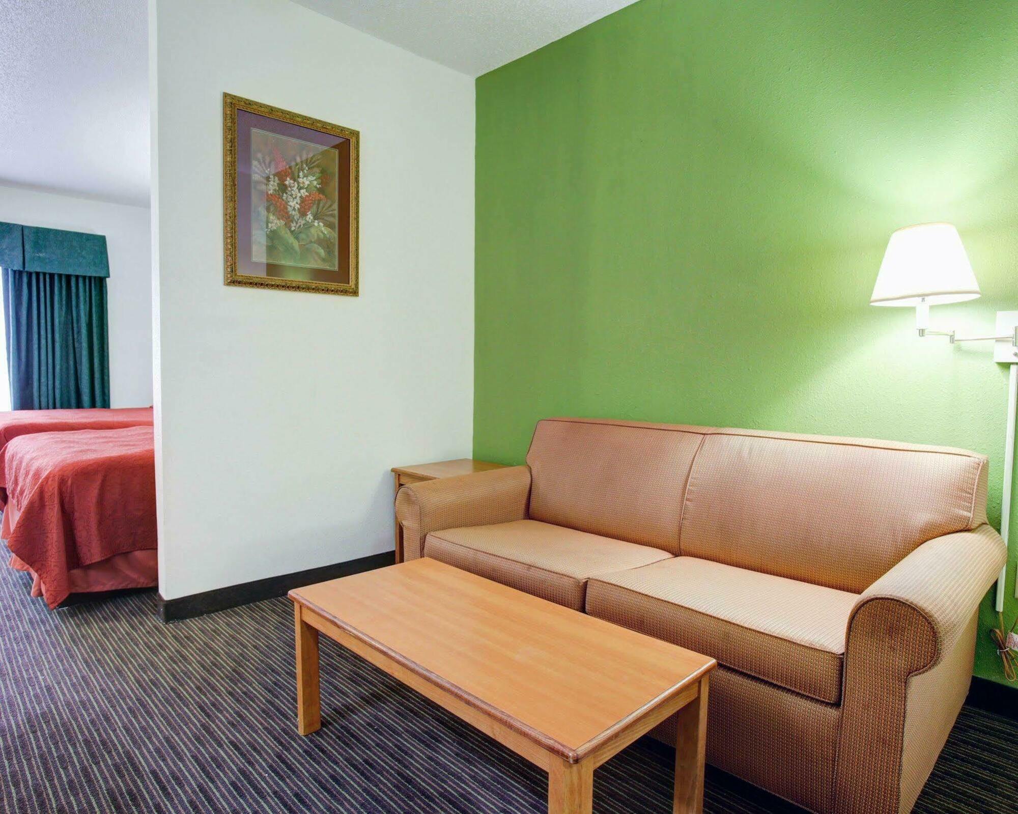 Quality Inn & Suites Airport Остін Екстер'єр фото