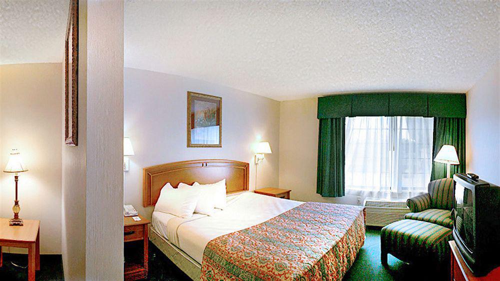 Quality Inn & Suites Airport Остін Екстер'єр фото